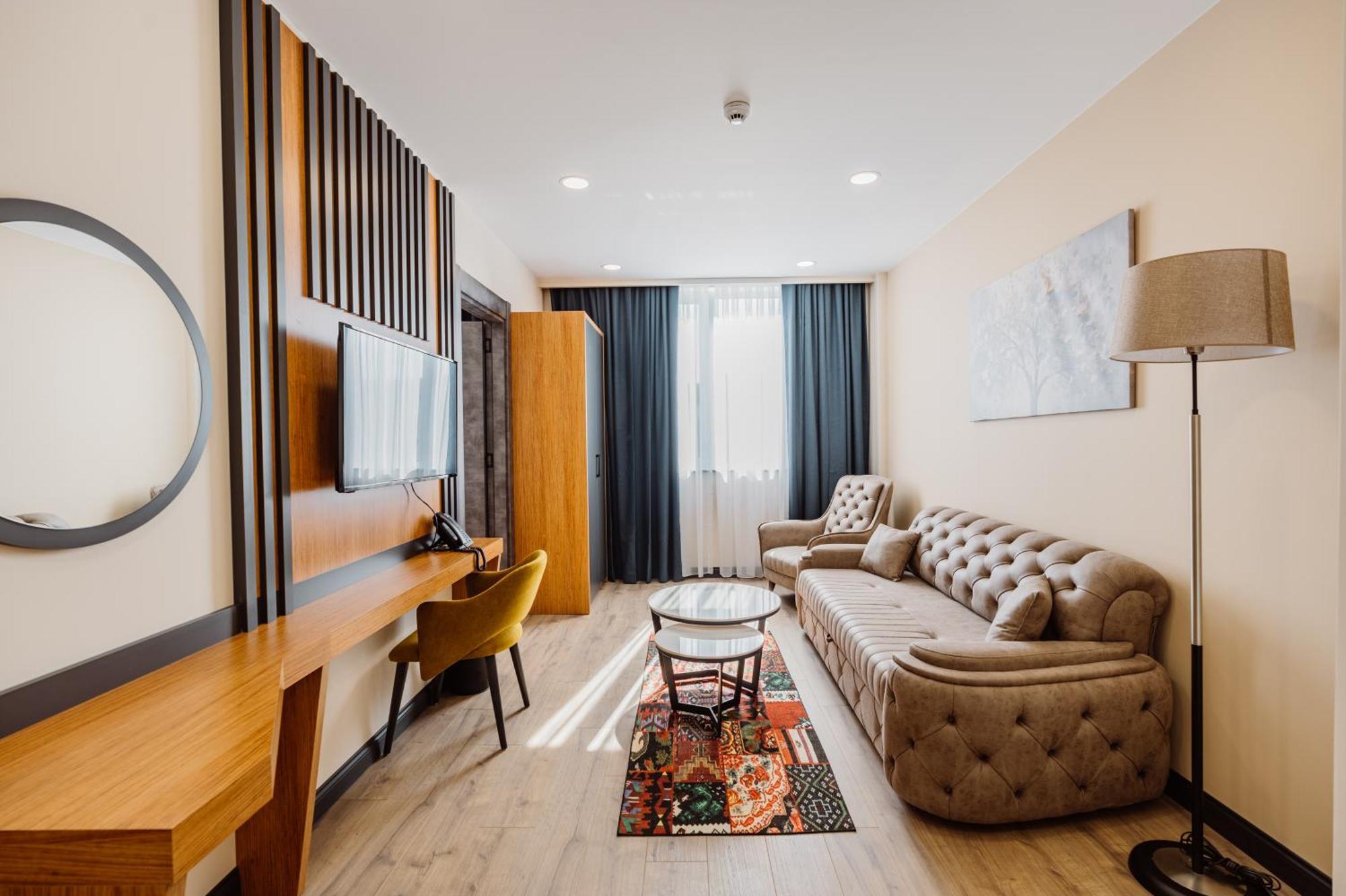 Best Western Plus Батумі Екстер'єр фото