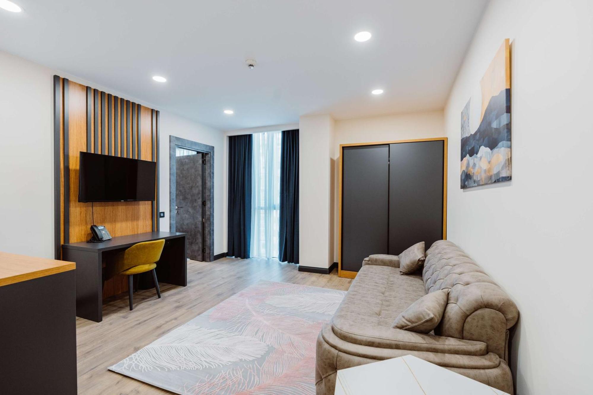 Best Western Plus Батумі Екстер'єр фото